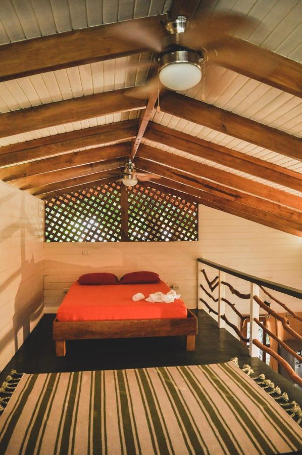 Хостел Lost Boyz Playa Santa Teresa  Экстерьер фото